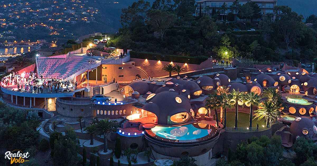 The Palais Bulles (Théoule-Sur-Mer, France) (1)